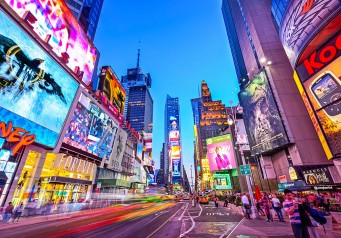 Bảng quảng cáo 3D Times Square 2023: Ví dụ về quảng cáo 3D sống động!