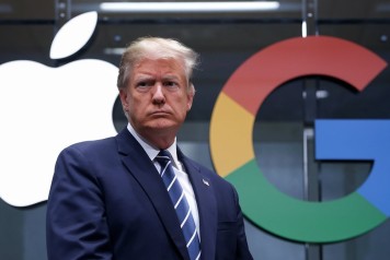 Chiến thắng của ông Donald Trump ảnh hưởng ra sao đến ngành smartphone?