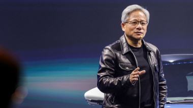 CEO Jensen Huang: AI còn lâu mới hết &#039;bịa chuyện&#039;, muốn giải quyết phải tăng công suất tính toán gấp bội