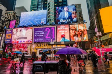 Enhancing Outdoor Advertising Effectiveness with Digital Signage