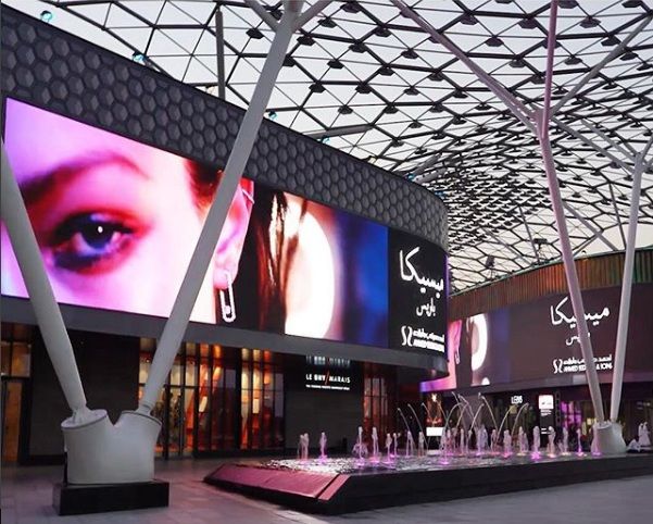 LED display advertising at City Walk Dubai. Give maximum exposure to your  brand. For more, vis… | Digital signage player, Digital signage, Digital  signage displays