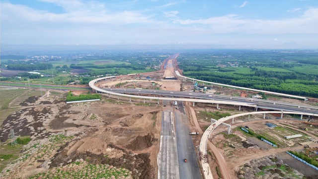 Siêu  cao tốc Biên Hòa - Vũng Tàu 17.800 tỷ của Việt Nam: 1 mét gần 330 triệu - phải xong trước Sân bay Long Thành - Ảnh 4.